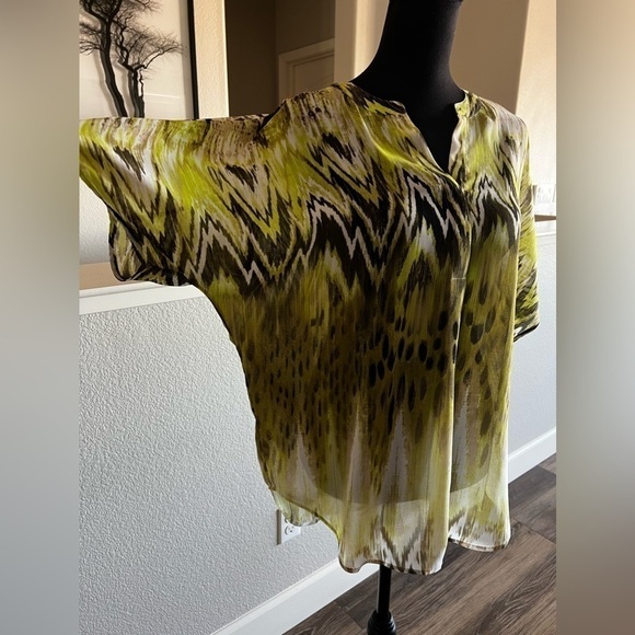 Chico’s short sleeved blouse - Chico’s size 0 / Small - - Picture 3 of 8